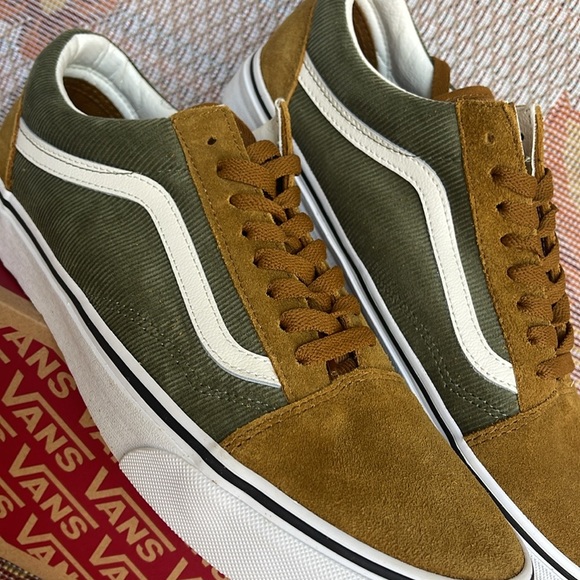 Vans WMNS Old Skool
Mini Cord Green/Brown
VN000ZNIT20A
Sneakers

Corduroy - Picture 10 of 16
